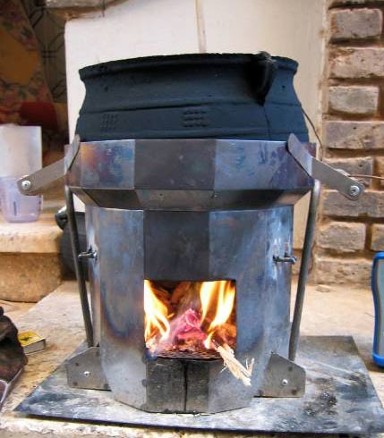 Darfur stove encloses the flames